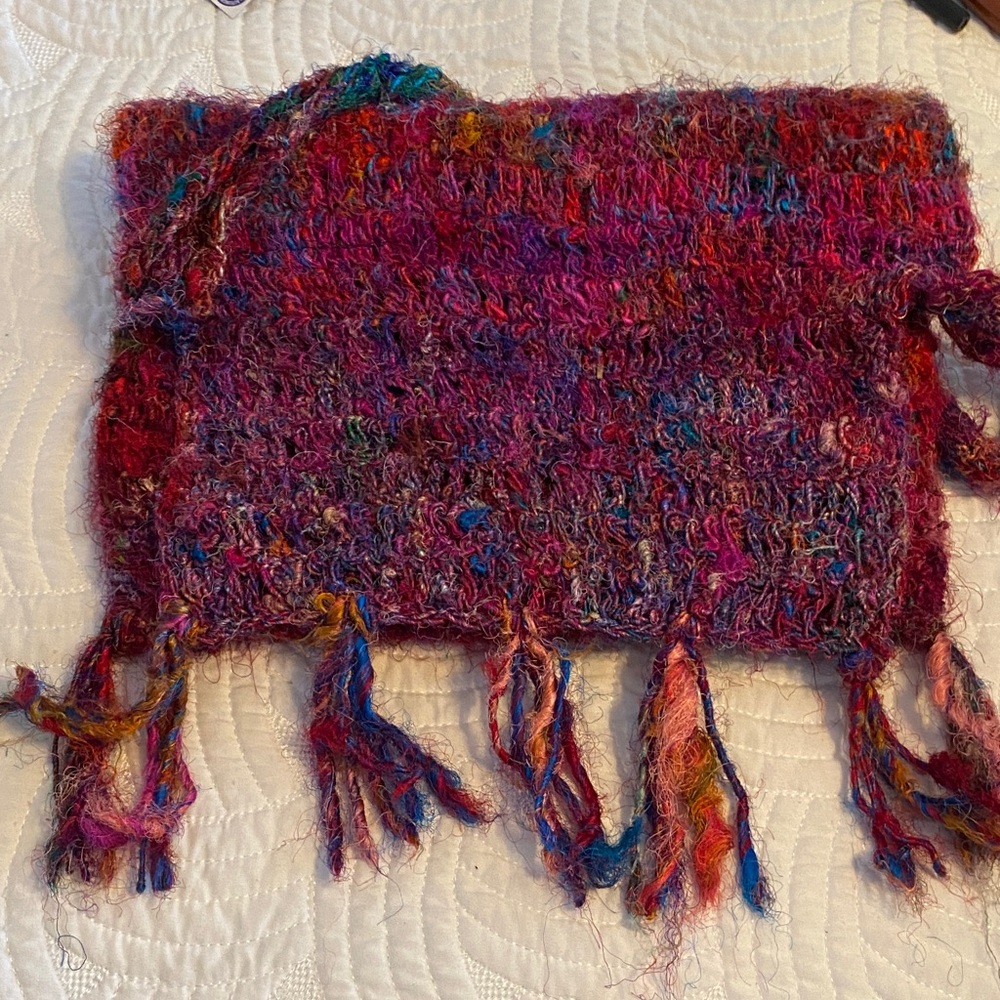 Handmade silk Multicolor Knit Crossbody Bag - Vibrant Pink & Red - Picture 2 of 12